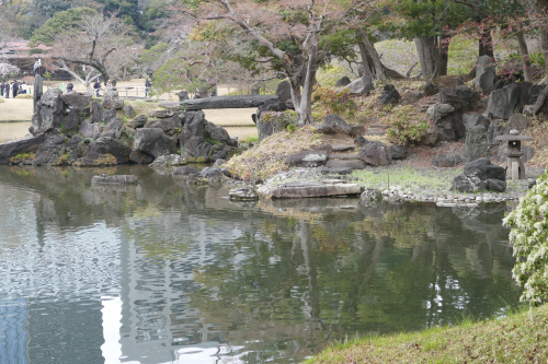 Η κεντρική λίμνη του κήπου P1140512